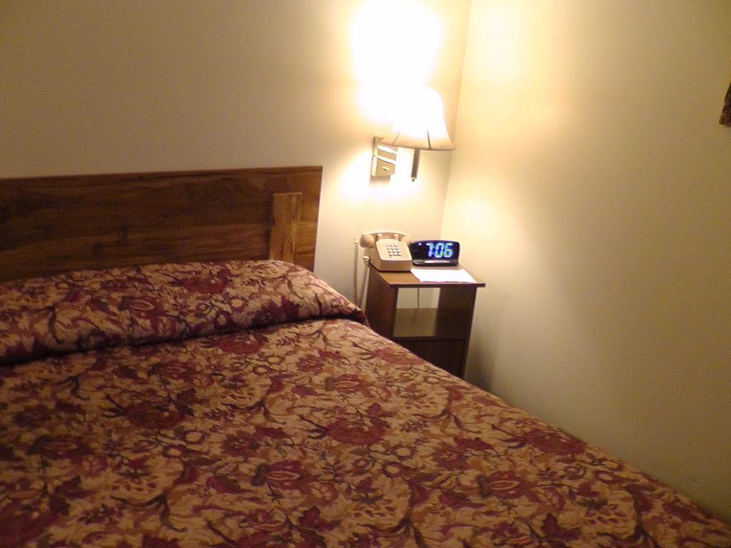 Motel 95 & Campground Hixton Luaran gambar