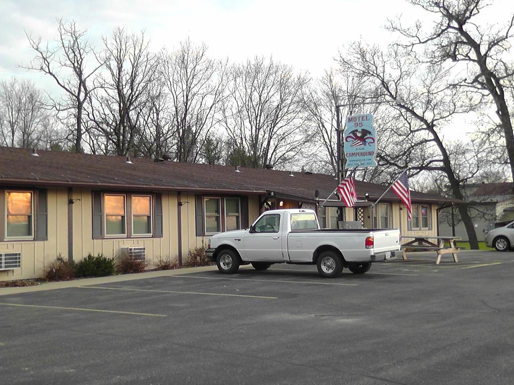 Motel 95 & Campground Hixton Luaran gambar